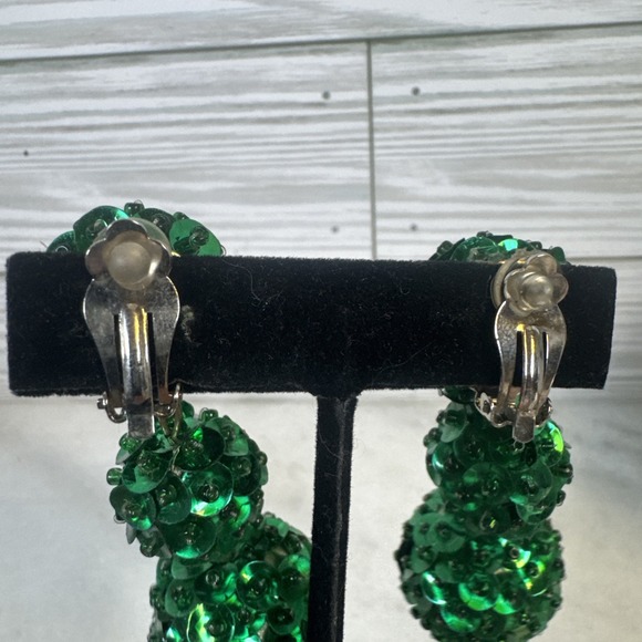 VTG Dangle Green Sequin Ball Earrings Runway Statement Disco Beaded Clip On - Picture 4 of 4